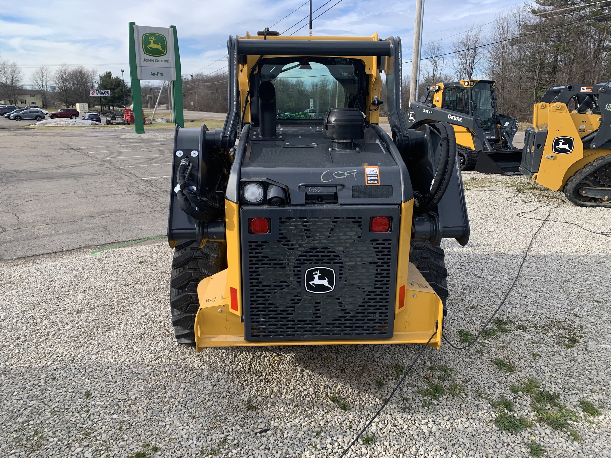 2025 John Deere 320G Image 3