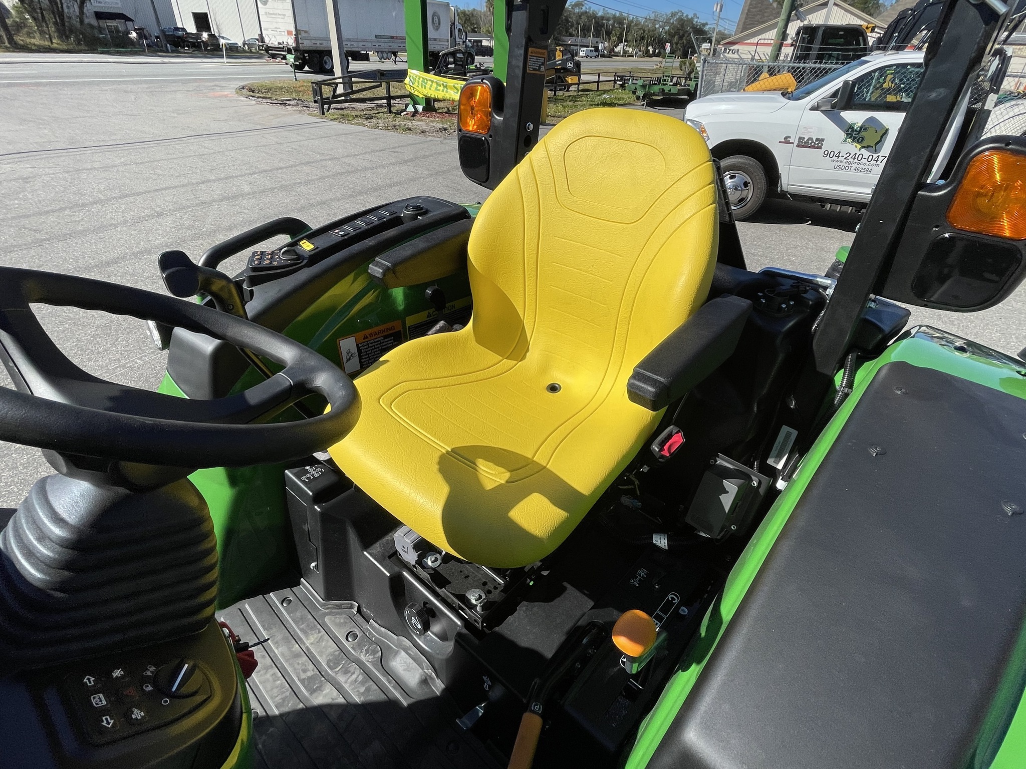 2025 John Deere 4044R Image 6