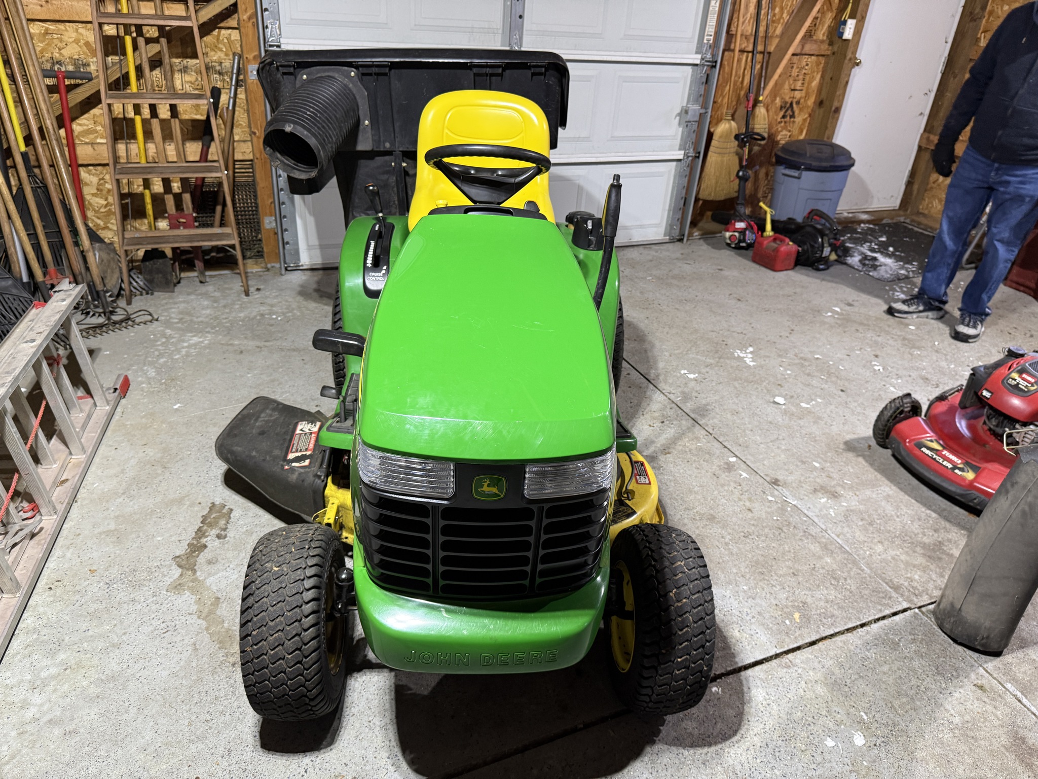 2000 John Deere GT225 Image 8