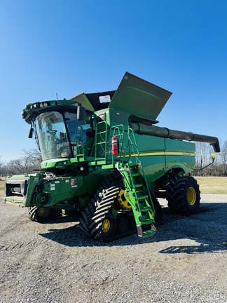 Photo of 2023 John Deere S780