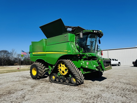 Photo of 2023 John Deere S780