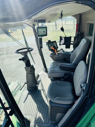 Photo of 2023 John Deere S780