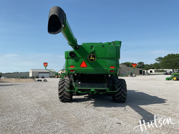 Photo of 2023 John Deere S780