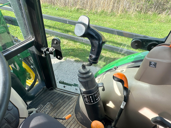 2021 John-Deere 5075E