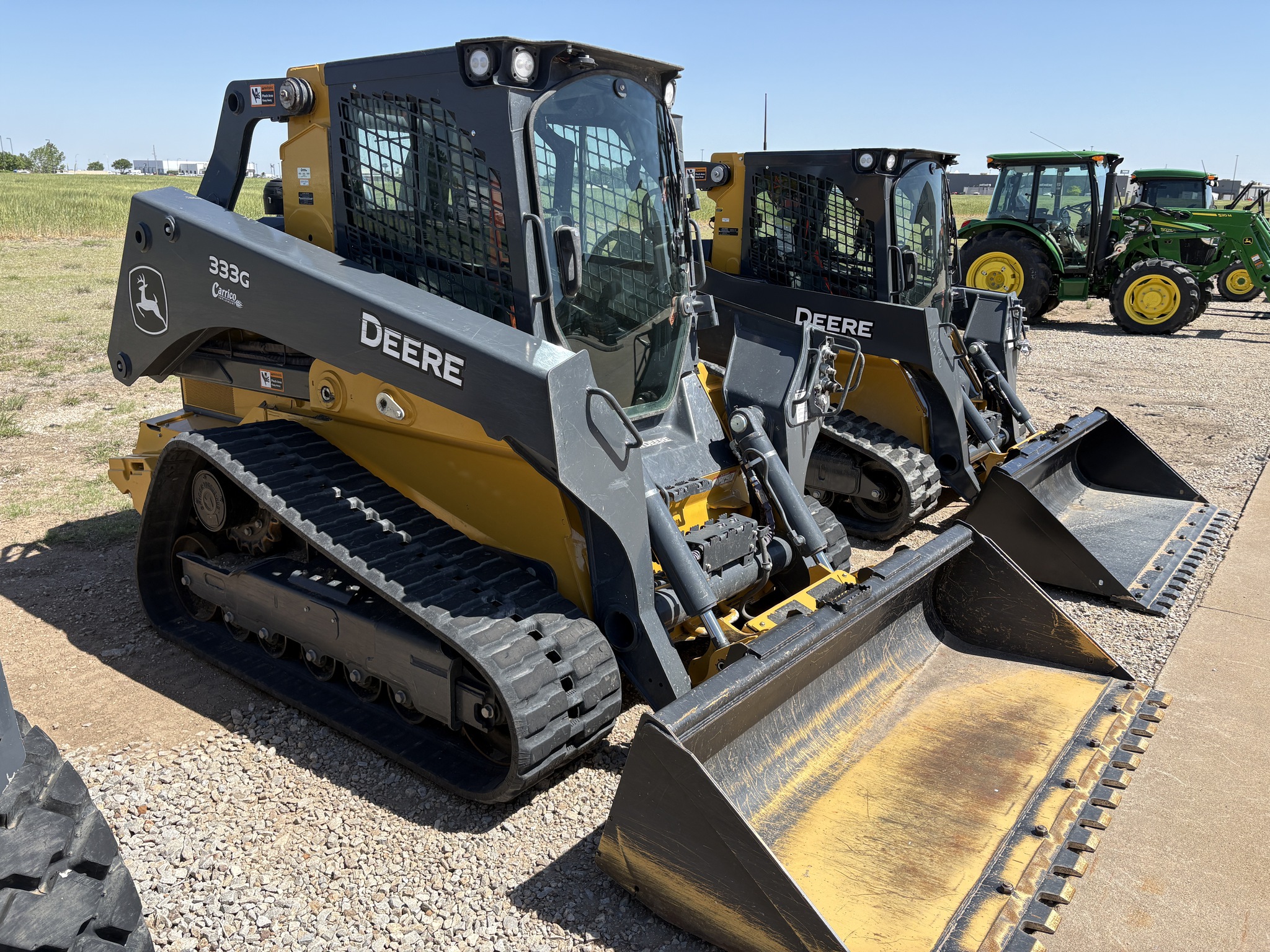 2022 John Deere 333G Image 4