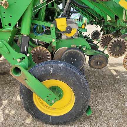 2004 John Deere 1790 (12th thumbnail)