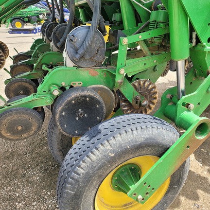 2004 John Deere 1790 (24th thumbnail)