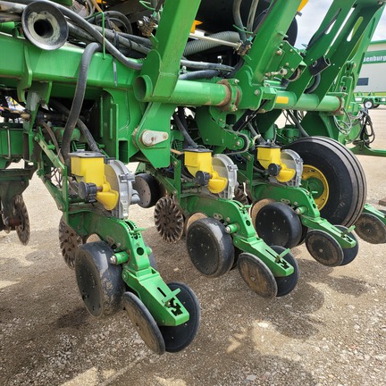 2004 John Deere 1790 (22nd thumbnail)