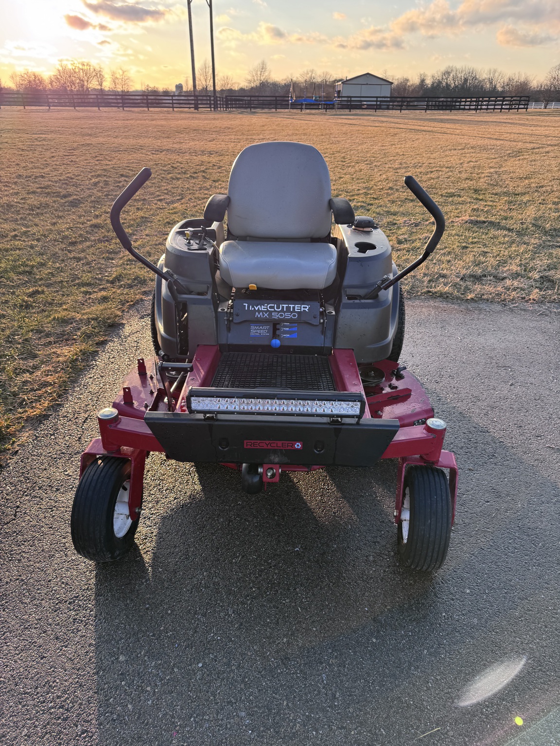 Used 2018 Toro MX5050 Time Cutter Zero Turn Mowers at Koenig Equipment in Urbana, OH - PhotoXL3