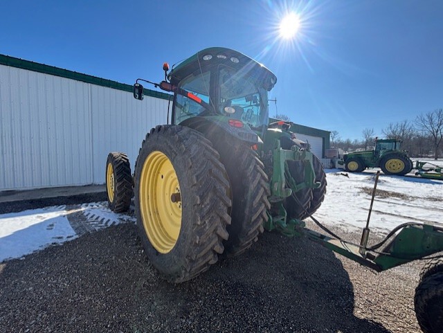 2012 John Deere 8235R Image 5