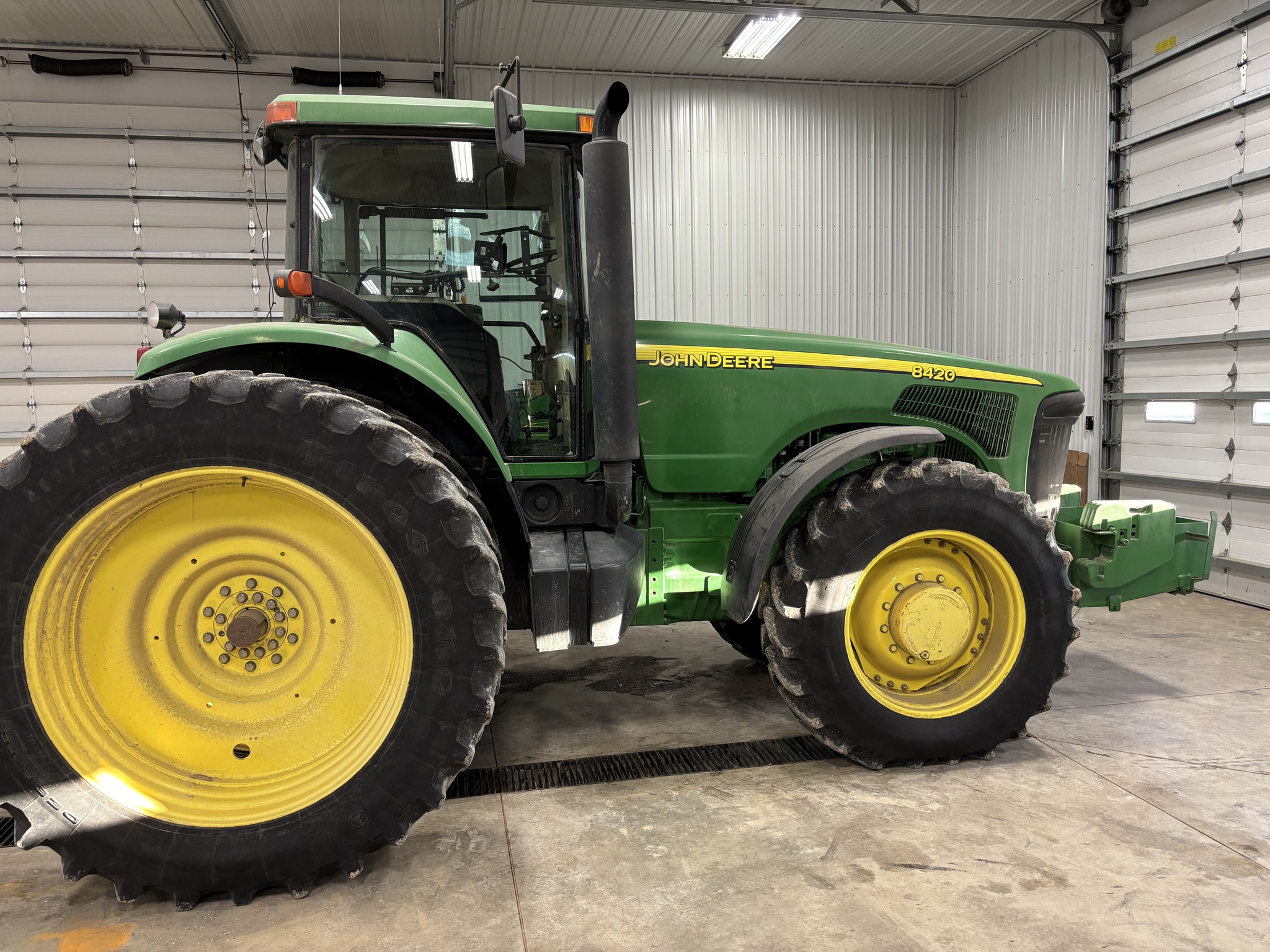 2005 John Deere 8420 Image 4