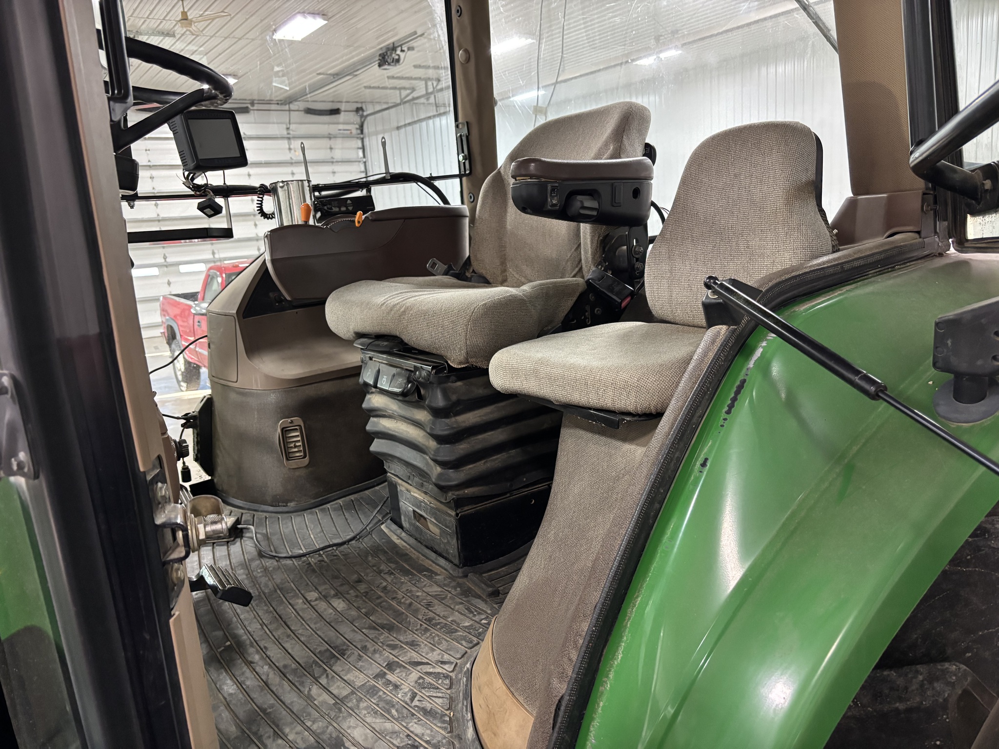 2005 John Deere 8420 Image 5