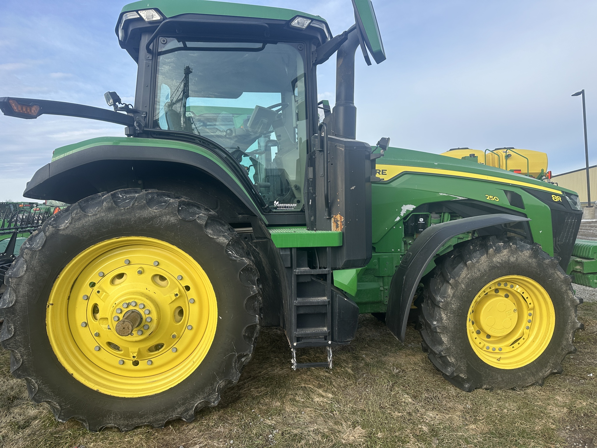 2023 John Deere 8R 250 Image 5