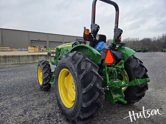 Photo of 2025 John Deere 5060E