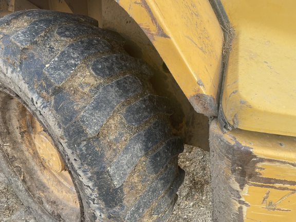 2000 John Deere 324H - Photo9