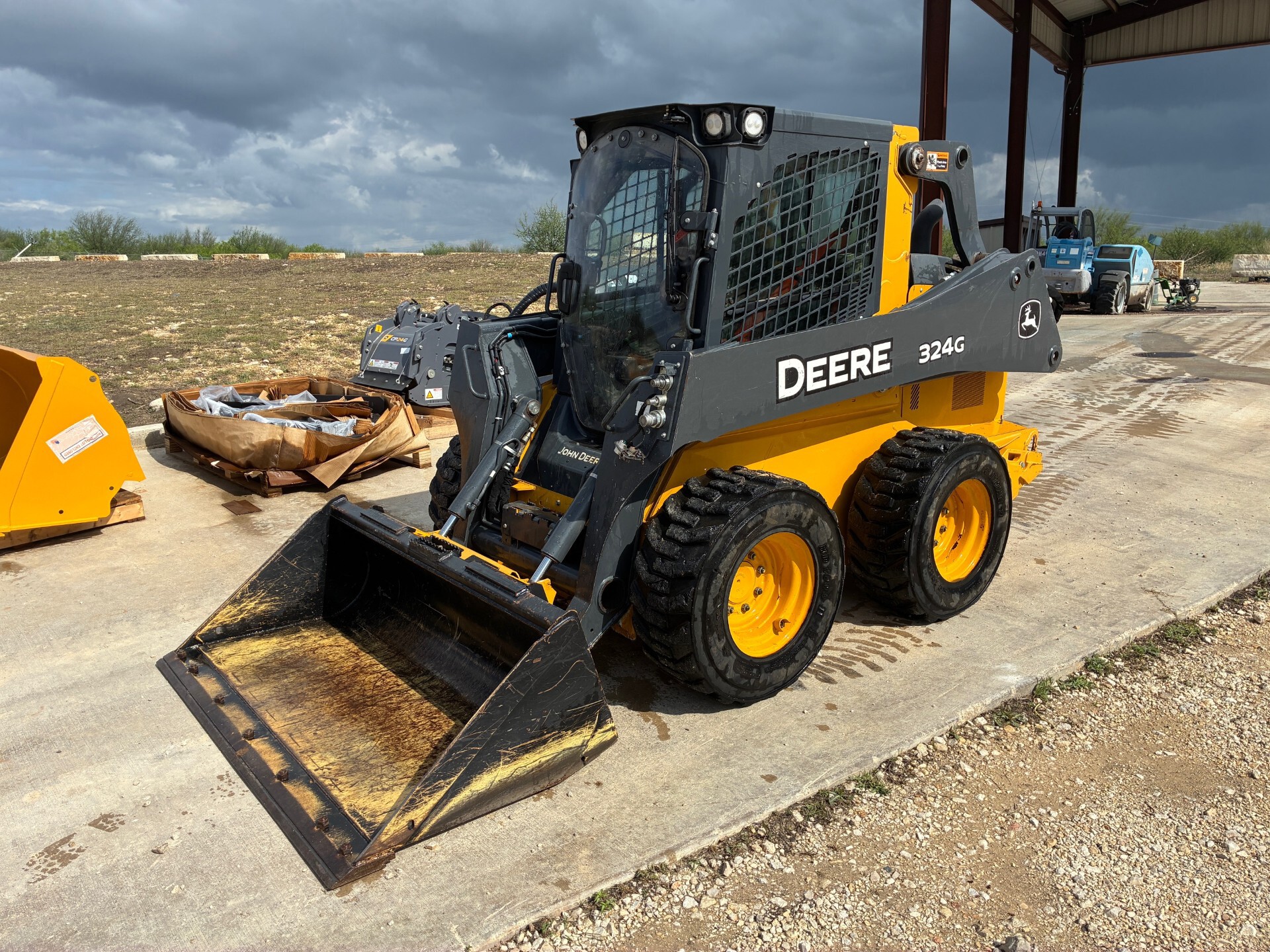 2019 John Deere 324G Image 1