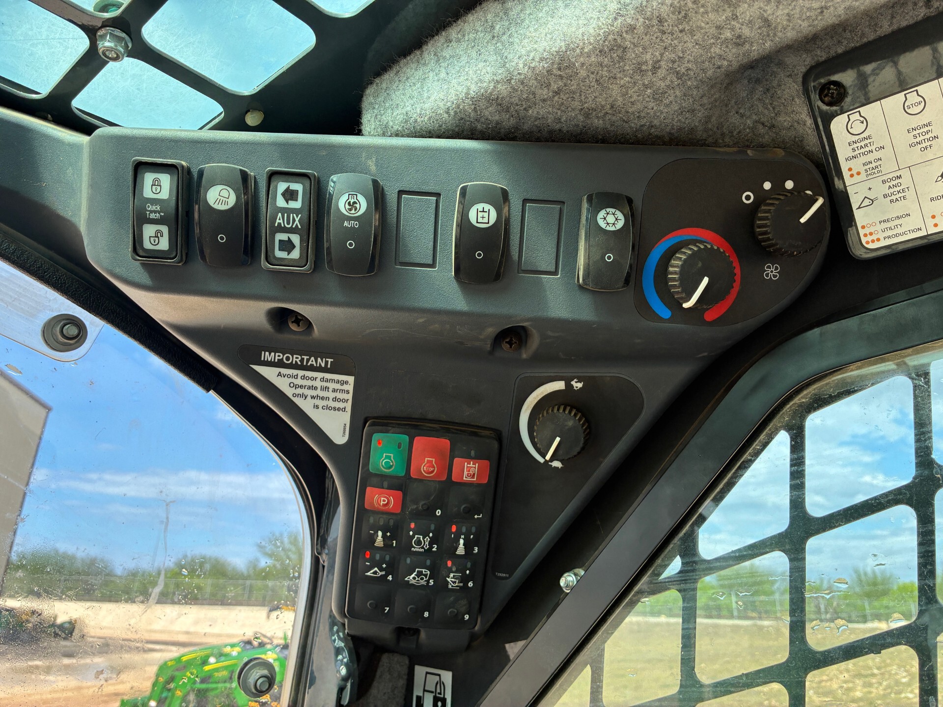 2019 John Deere 324G Image 7