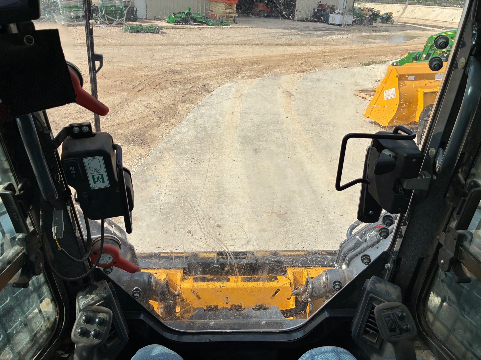 2019 John Deere 324G Image 9