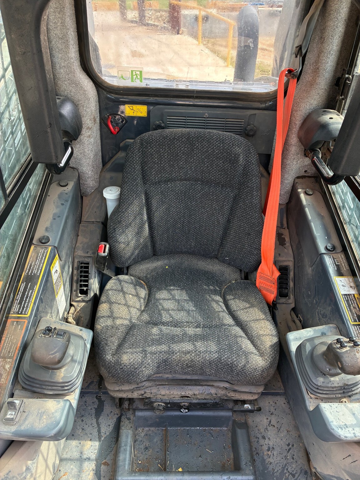 2019 John Deere 324G Image 10