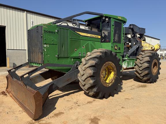 2022 John Deere 748L II