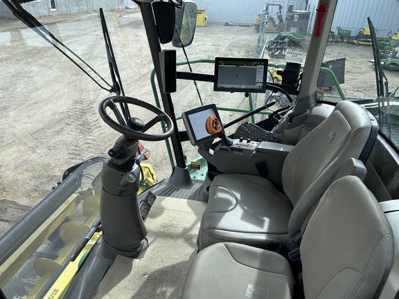 Used 2025 John Deere 9500 Self Propelled Forage Harvesters at Horizon Ag & Turf in Barrhead, AB - Photo18
