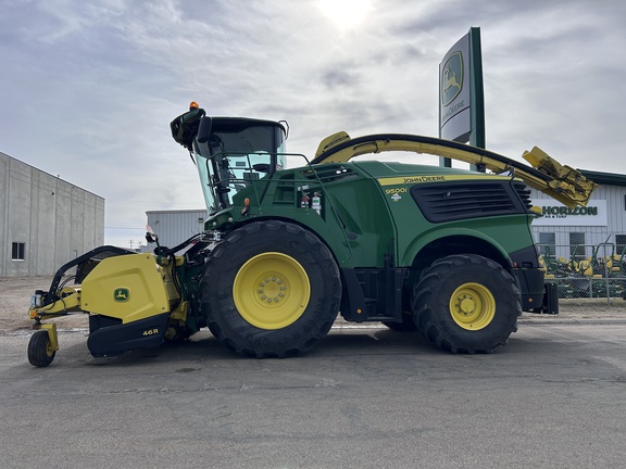 Used 2025 John Deere 9500 Self Propelled Forage Harvesters at Horizon Ag & Turf in Barrhead, AB - Photo2