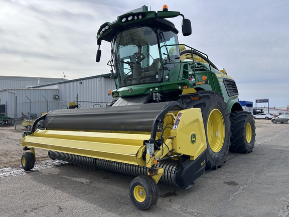 Used 2025 John Deere 9500 Self Propelled Forage Harvesters at Horizon Ag & Turf in Barrhead, AB - Photo4