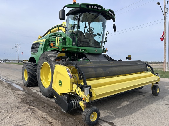Used 2025 John Deere 9500 Self Propelled Forage Harvesters at Horizon Ag & Turf in Barrhead, AB - Photo5