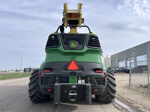 Used 2025 John Deere 9500 Self Propelled Forage Harvesters at Horizon Ag & Turf in Barrhead, AB - Photo8