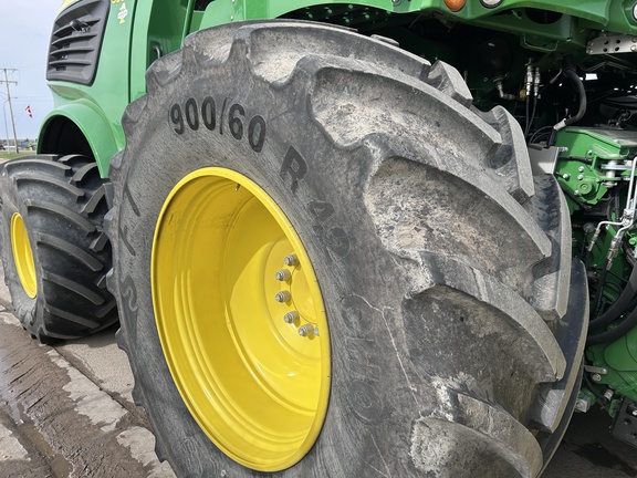 Used 2025 John Deere 9500 Self Propelled Forage Harvesters at Horizon Ag & Turf in Barrhead, AB - Photo22