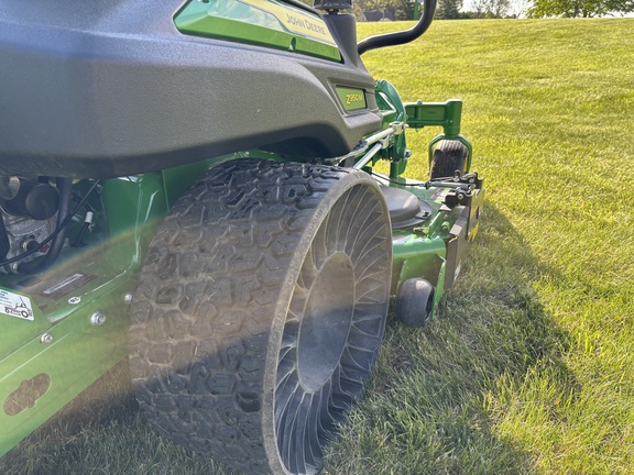 Used 2024 John Deere Z950M Zero Turn Mowers at Koenig Equipment in Knightstown, IN - Photo9
