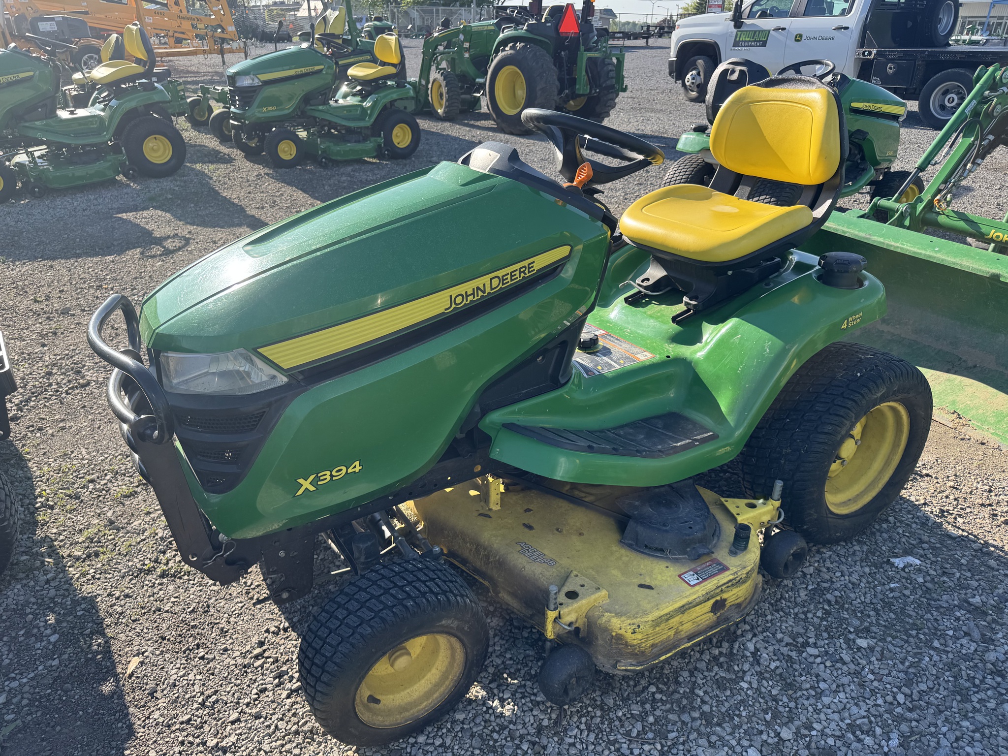 2017 John Deere X394 Image 6