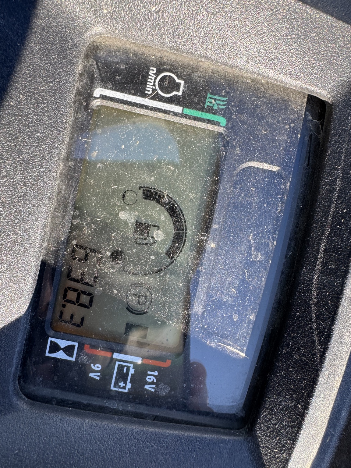 2017 John Deere X394 Image 4
