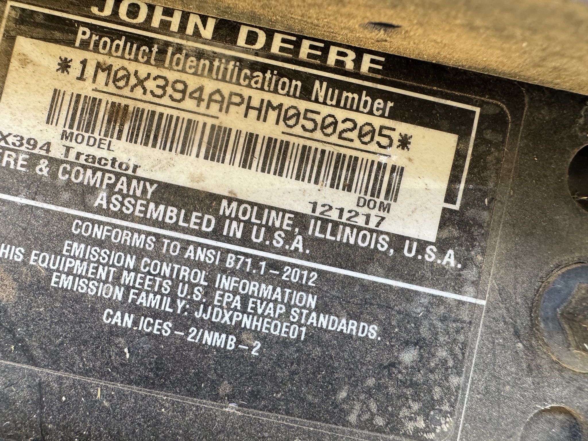 2017 John Deere X394 Image 3