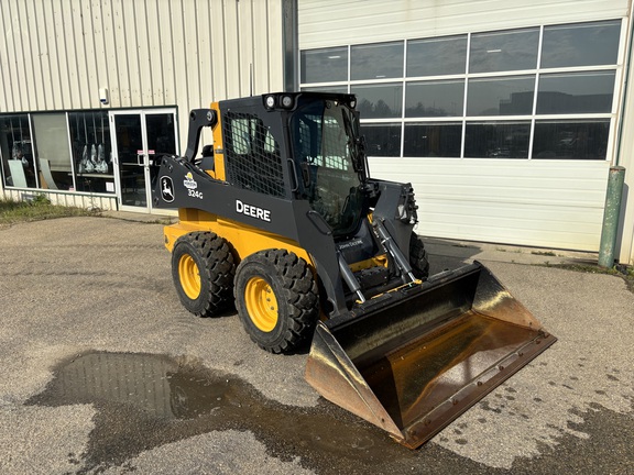 John Deere 324G