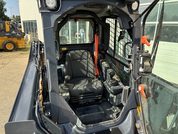 Used 2024 John Deere 324G Skid Steer Loaders at Horizon Ag & Turf in Barrhead, AB - Photo8