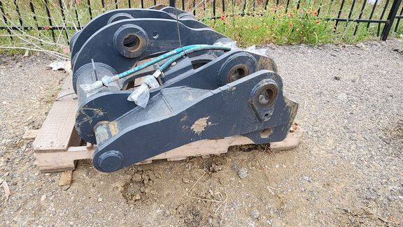 2026 John Deere 624P HI-VIS