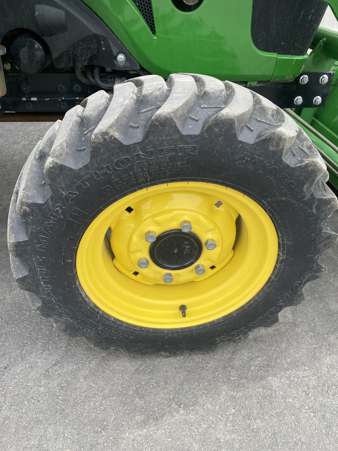 2023 John Deere 3038E Image 5