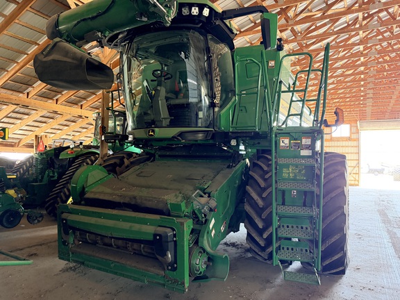 Photo of 2023 John Deere X9 1000