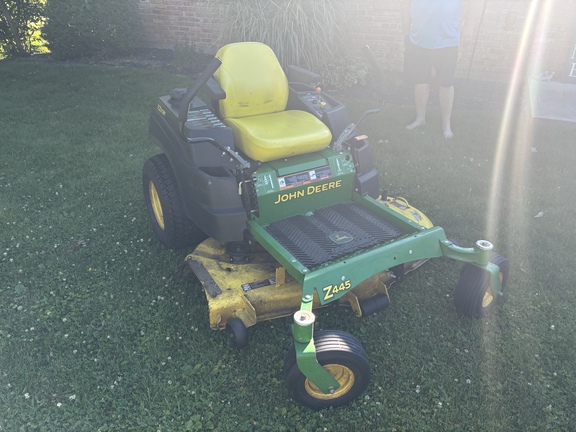 Used 2013 John Deere Z445 Zero Turn Mowers at Koenig Equipment in Urbana, OH - Photo6