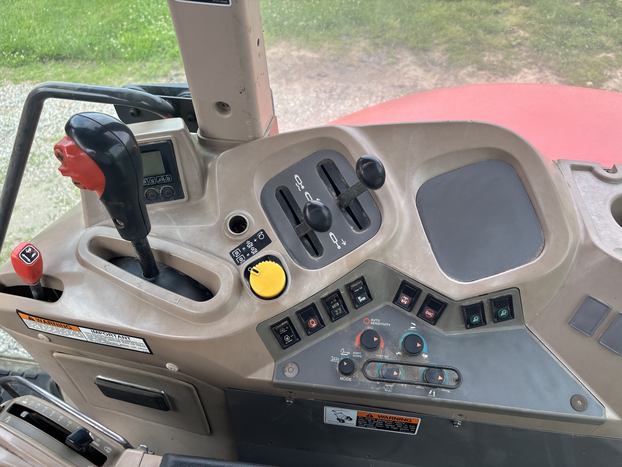 Used 2014 Kubota M126X Utility Tractors at Koenig Equipment in Urbana, OH - PhotoXL9