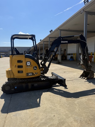 2024 John Deere 35 P