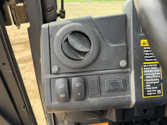 2019 John Deere XUV 835M - Photo21