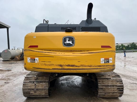 2022 John Deere 210G LC