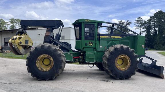 2023 John Deere 748L II