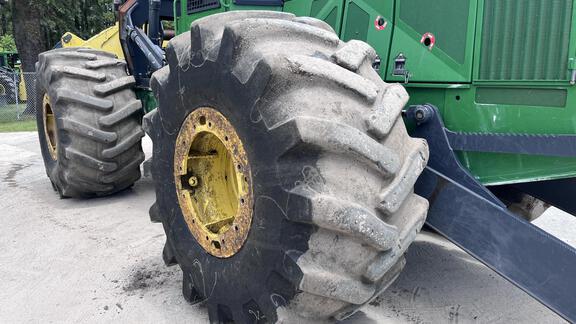 2023 John Deere 748L II
