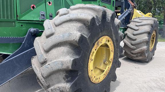 2023 John Deere 748L II
