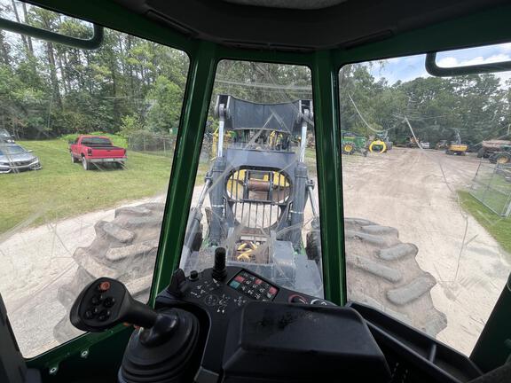 2023 John Deere 748L II