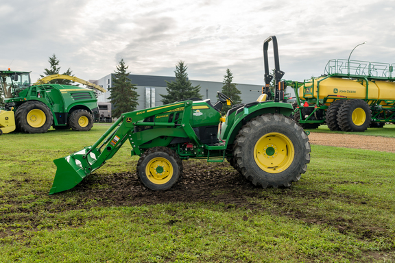 Used 2024 John Deere 4044M Compact Utility Tractors at Horizon Ag & Turf in Westlock, AB - Photo4