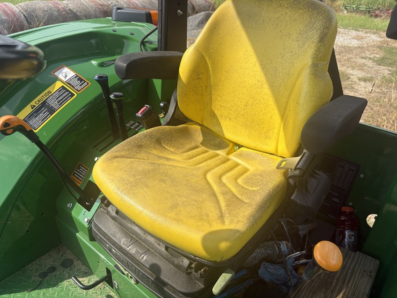 Photo of 2023 John Deere 6105E
